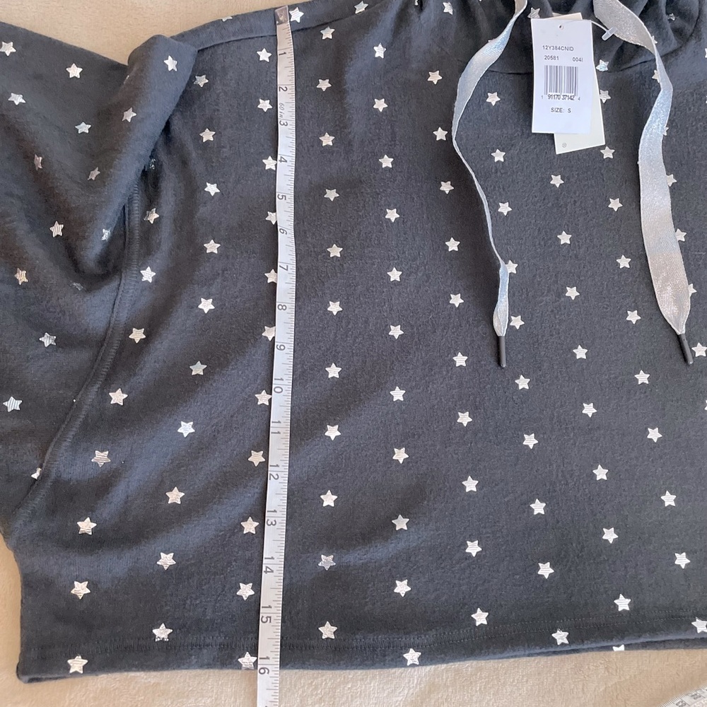 Rowa Hooded Oversized Star Cropped Sweater - Size S - Picture 9 of 13